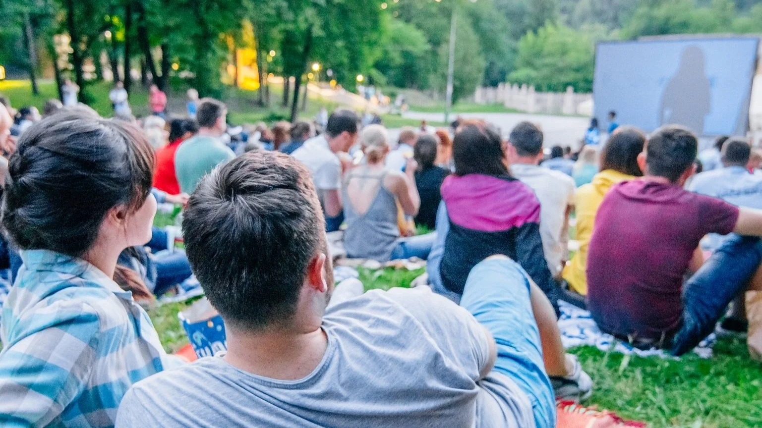 Dive In Movie Night at Lakes End Boat Rental and Marina