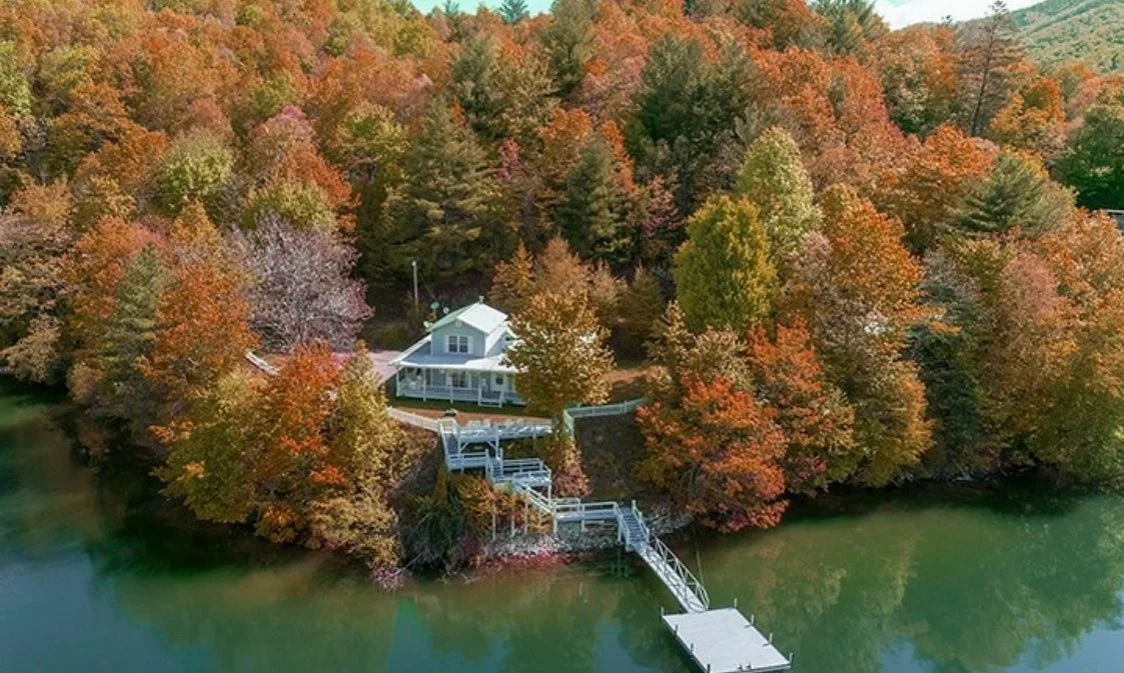 Lakefront-view-fall.jpeg