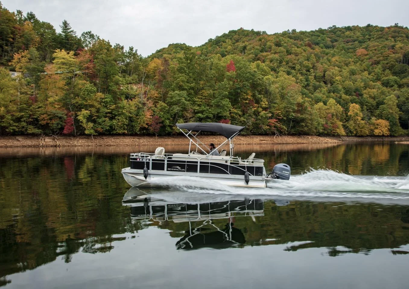 boat rentals fall.jpeg