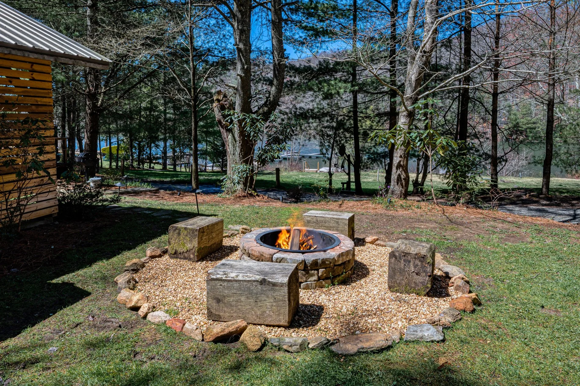 staynantahala-Cabin-rental-with-outdoor-firepit.jpg