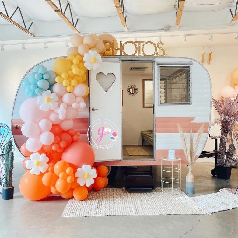 Gloria our Photo Booth Camper ready for summer events 🌸🌼🌸@gabysballoons_ @alphalitorangecounty @secondspaceoc