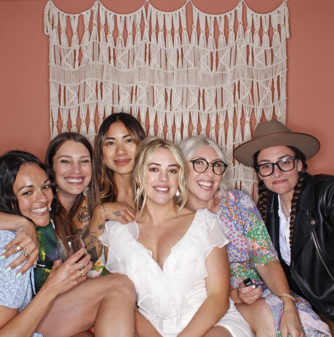 CUTE Bride Tribe inside Gloria our Photo Booth Camper.⠀⠀⠀⠀⠀⠀⠀⠀⠀
#photoboothcamper #photoboothtrailer #slowedding #santabarbarawedding #photobooth #eventplanner #weddingplanner #santaynezwedding #bodega