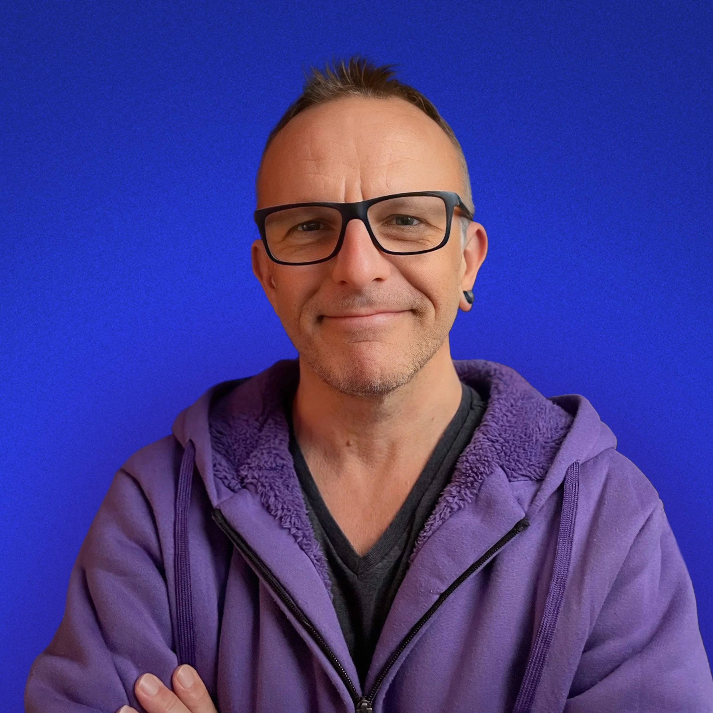 Kevin Pond meditation teacher portrait with blue background