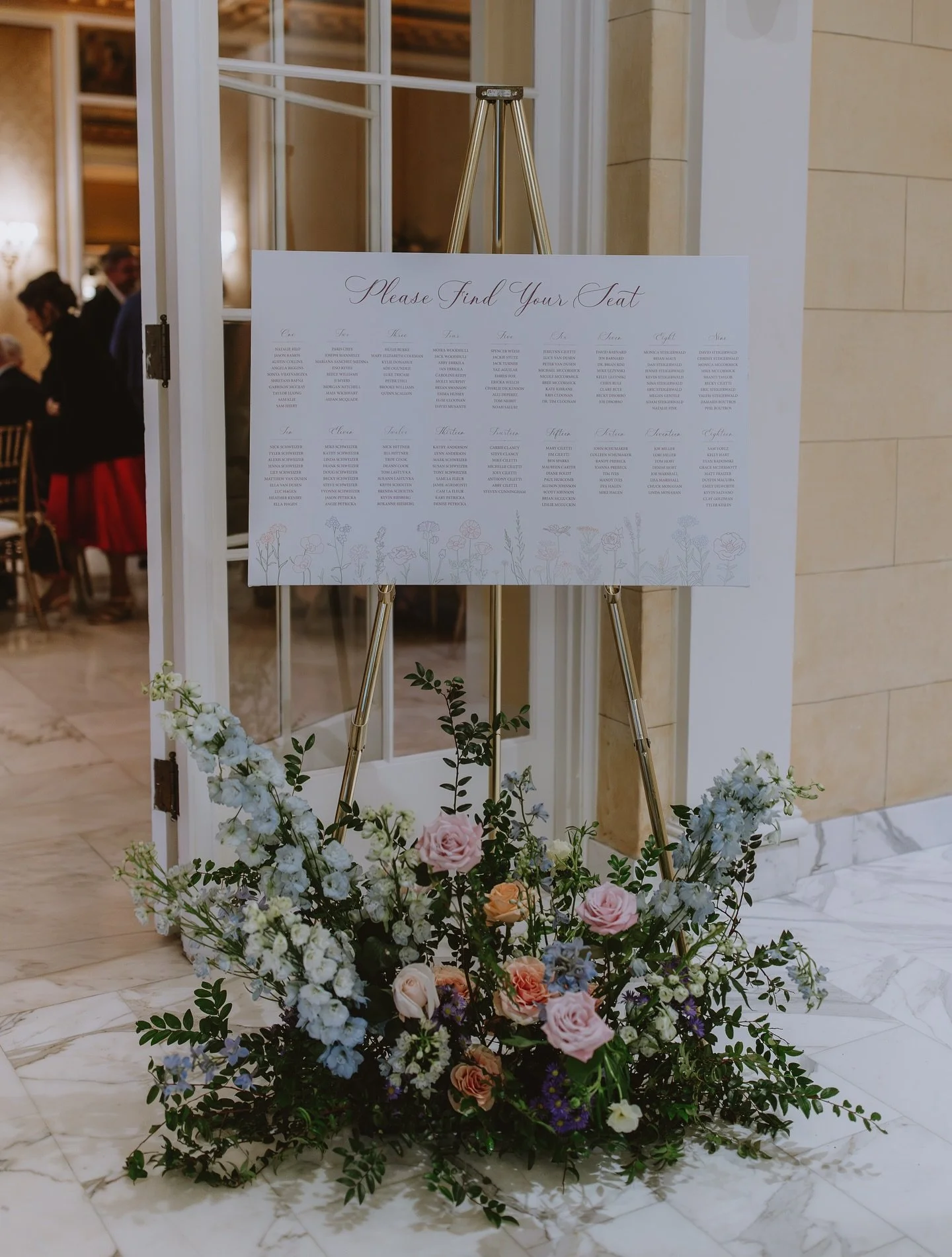More lovely photos from Sammy &amp; Ryan&rsquo;s Broadmoor wedding. We did the invitations, welcome sign, and seating chart sign! 💐 

Photography: @laurenfinchphotography
Venue:&nbsp;@thebroadmoor
Planning:&nbsp;@brennateagardin @theplanningco.co
Fl