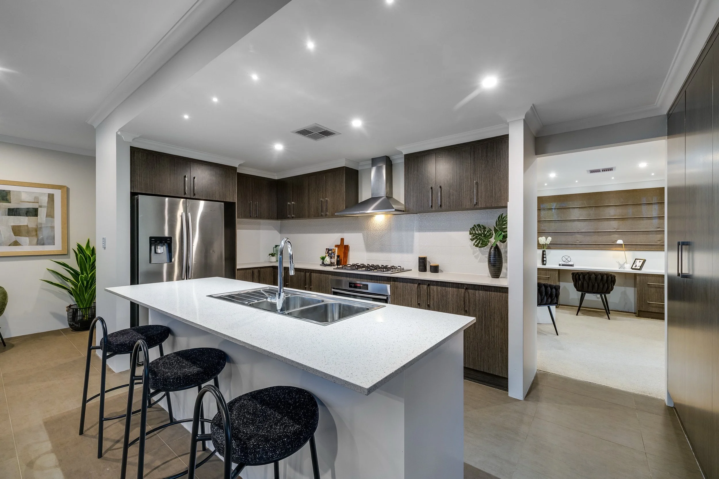 585101_58 Jennapullin Cres-81.JPG