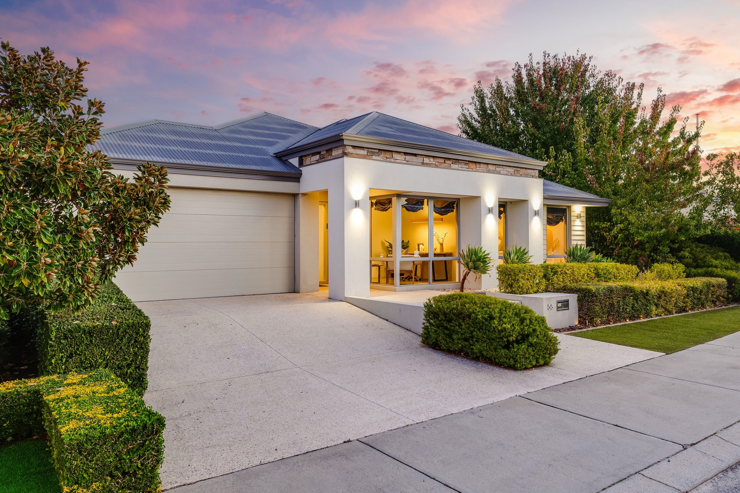 402327_58 Jennapullin Cres-61.JPG