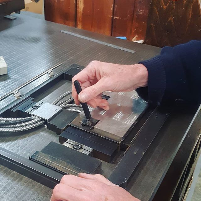 Ever wondered what goes into creating your foiled cards 🤔.
Here we have Mike setting up the foiling block and foiling Holmes Construction Group business cards designed by @alexandmattcreative 
#valleyprint #valleyprinting #wellingtonprint #foiling #