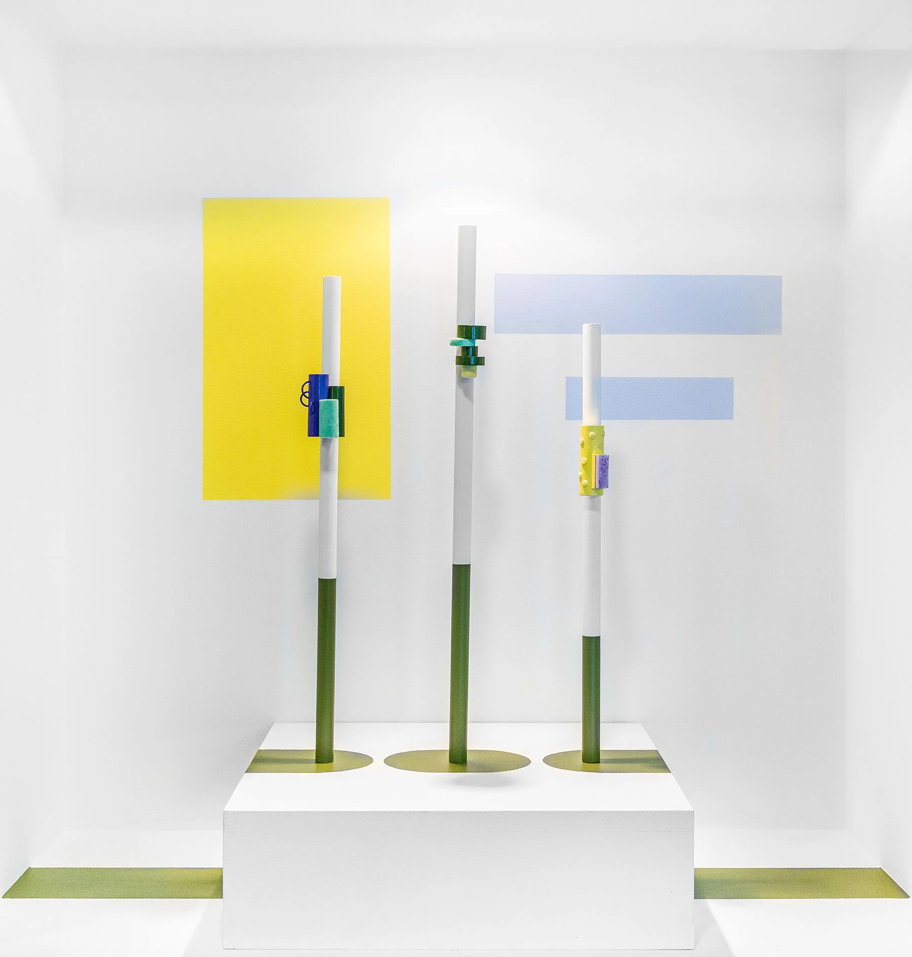 Shelbey Dodds Three-Phase Powdercoated brass, sterling silver, flock, steel Single-Phase Powdercoated brass, steel It’s a Phase Powdercoated brass, pigmented hydrostone, flock, steel 2019 Image: Brian Medina