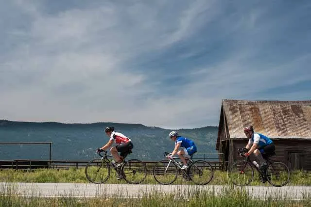 Cycling Sierra Valley barn.jpg
