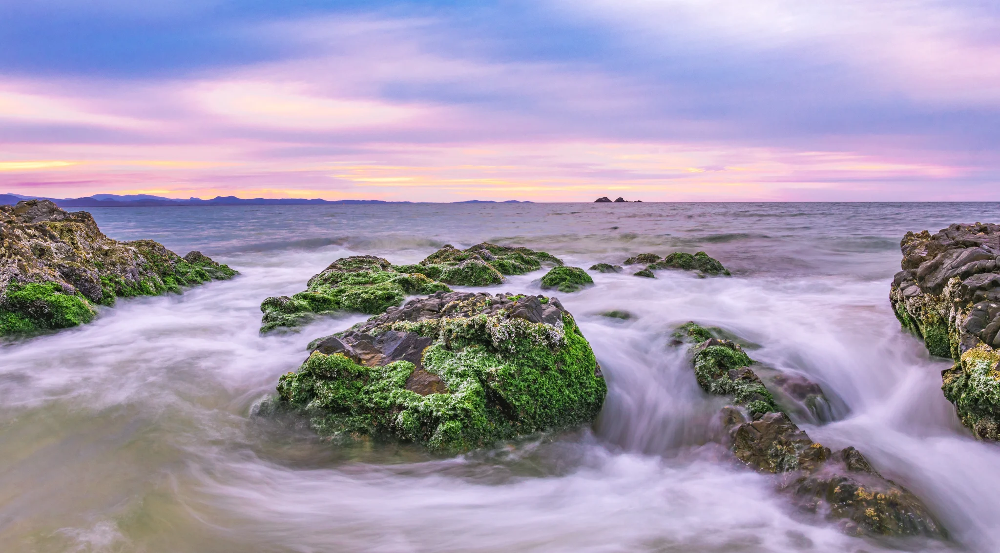 Ebb and flow - Byron Bay, NSW