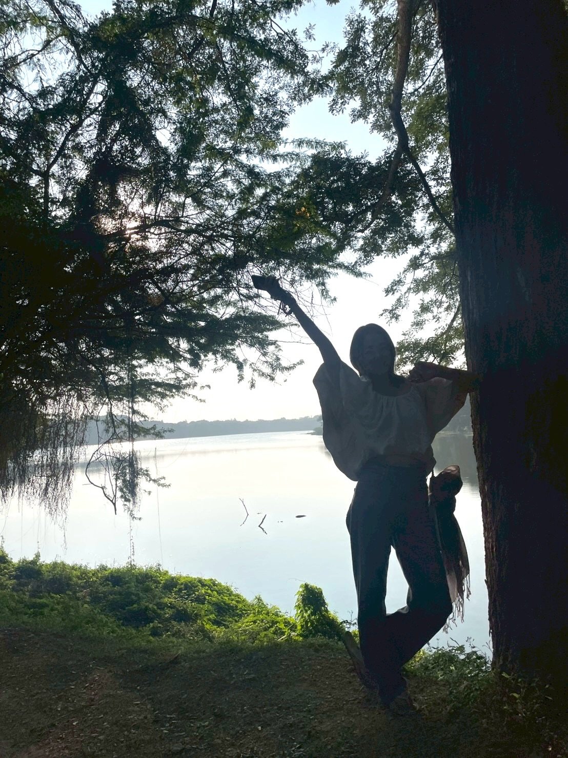 Happy New Year
明けましておめでとうございます

不要不急の4キロ減で迎える新年
改めて数字で見ると過酷な締めだった事を感じます

渡印前、ご報告に行った明治神宮のおみくじ
ここはいつも私の心を見透かすのですが
肩の心配を見破られたと思ったら
今振り返ると本当に国や文化の違いや尊重を考える機会が
多かった1ヶ月

今まで感じたことのない感情を
今までより冷静に対処しようとするメンタルが働き
心も身体も乗り切ろうと良く頑張りました

そんな時いつも助けてくれたり心配してくれる人が
い