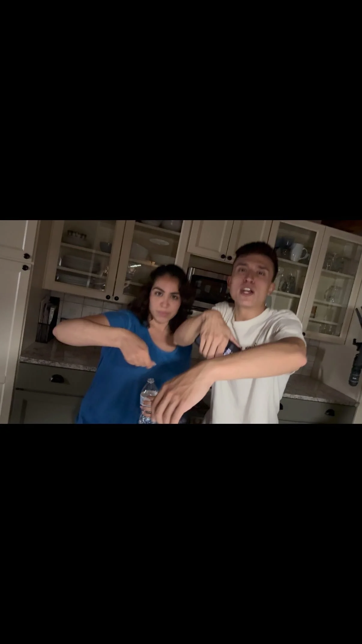 When the delirium hits you’ll know it… @carlaburbano and @carmineciro23 making imaginary breakfast for us 😂 #horror #indie #film #cinema #cinematography #outtakes #bloopers #funtimes #stayedupallnight #whattimeisit #shockandawe #wtf #vi