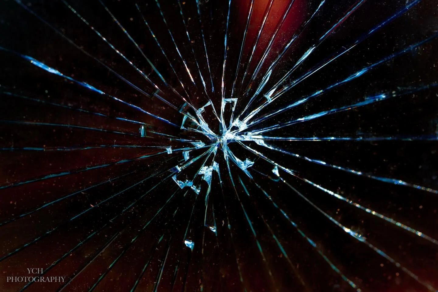 Navigating the shattered universe  #photography #art #artistic #pieces #photoofday #instamood #thedamageisdone #notenoughglueintheworld #zerofucksgiven #reflection #seeingclearly #brokenthoughts #staypositive #neverstoplearning #youcanthackettproduct