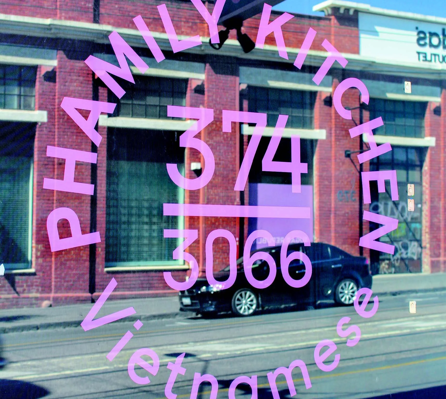 A BRIEF HISTORY OF THE BÁNH MÌ