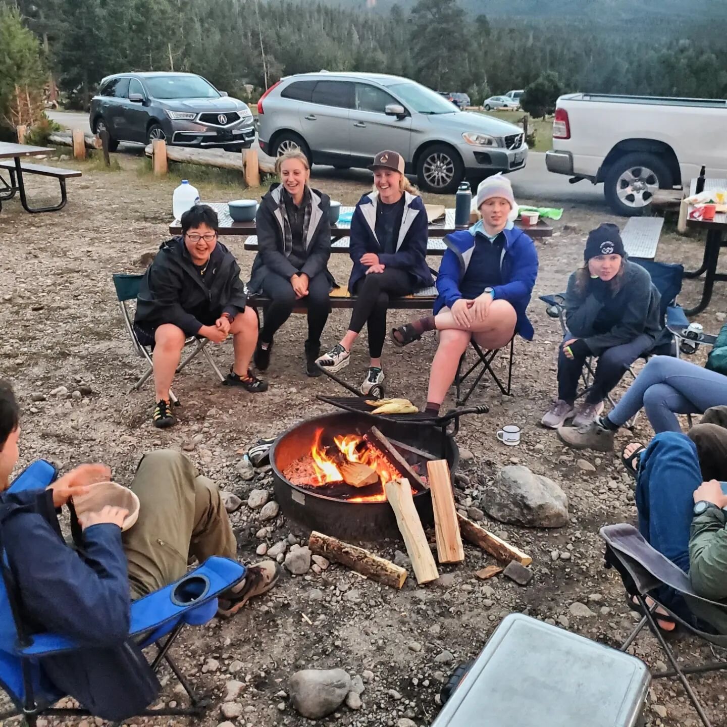 Game of fishbowl by firelight! It was great to meet-up with everyone at Rocky Mountain National Park. Some lab members and their crews drove in from various places in WY and CO to catch up and camp for the weekend 🏕