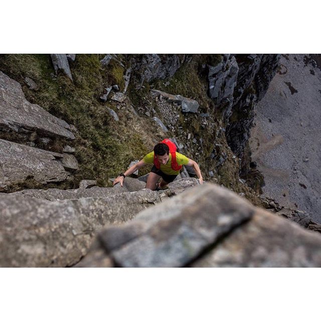 Surely scrambling is the most fun way to spend time in the mountains? 
This is at the top of &rsquo;consonant please, Carol&rsquo; Cwfry Ar&ecirc;te on Cadair Idris. 📸 @jessielphoto behind the lens looking down 😬🙈
.
#timetoplay
@salomonrunning