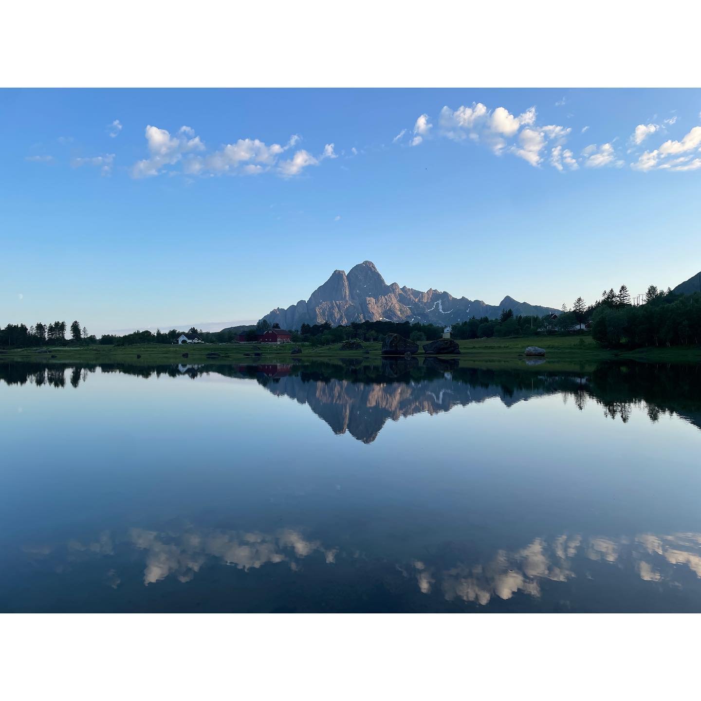 V&aring;gakallen was the most spectacular skyline I saw on the trip. The maps must be wrong because apparently this is smaller than Tryfan but looks distinctly more like Fitzroy. It was massive, towering and imposing when we walked in to try the clas