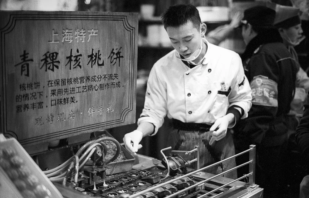 Street Chef , Leica M6TTL and Ilford HP5 Plus film