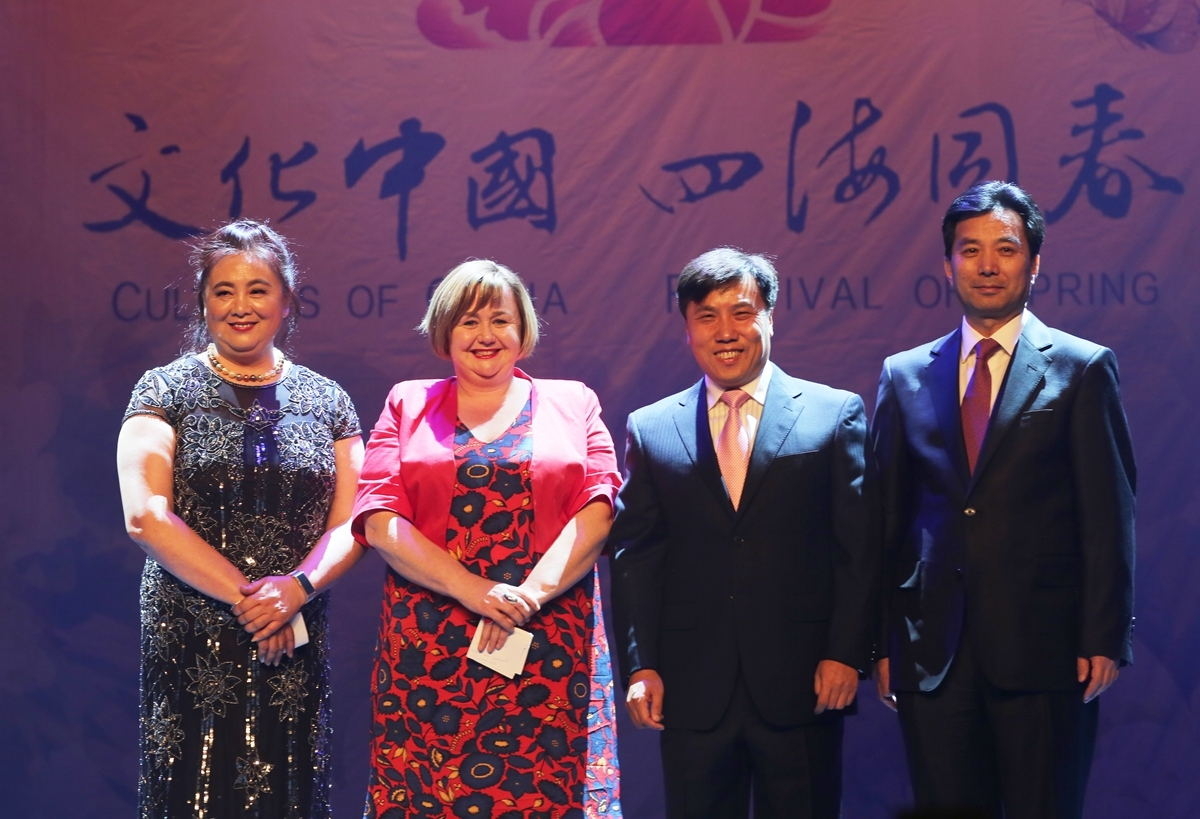  Chinese Consul General in Christchurch Jin Zhijian, with Labour MP Megan Woods (in centre) 