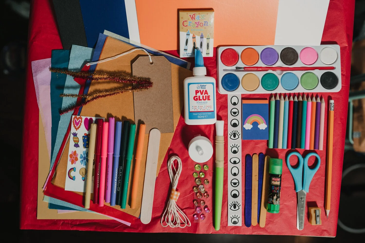 Theatr Iolo gives away 200 free creative play packs to families in need