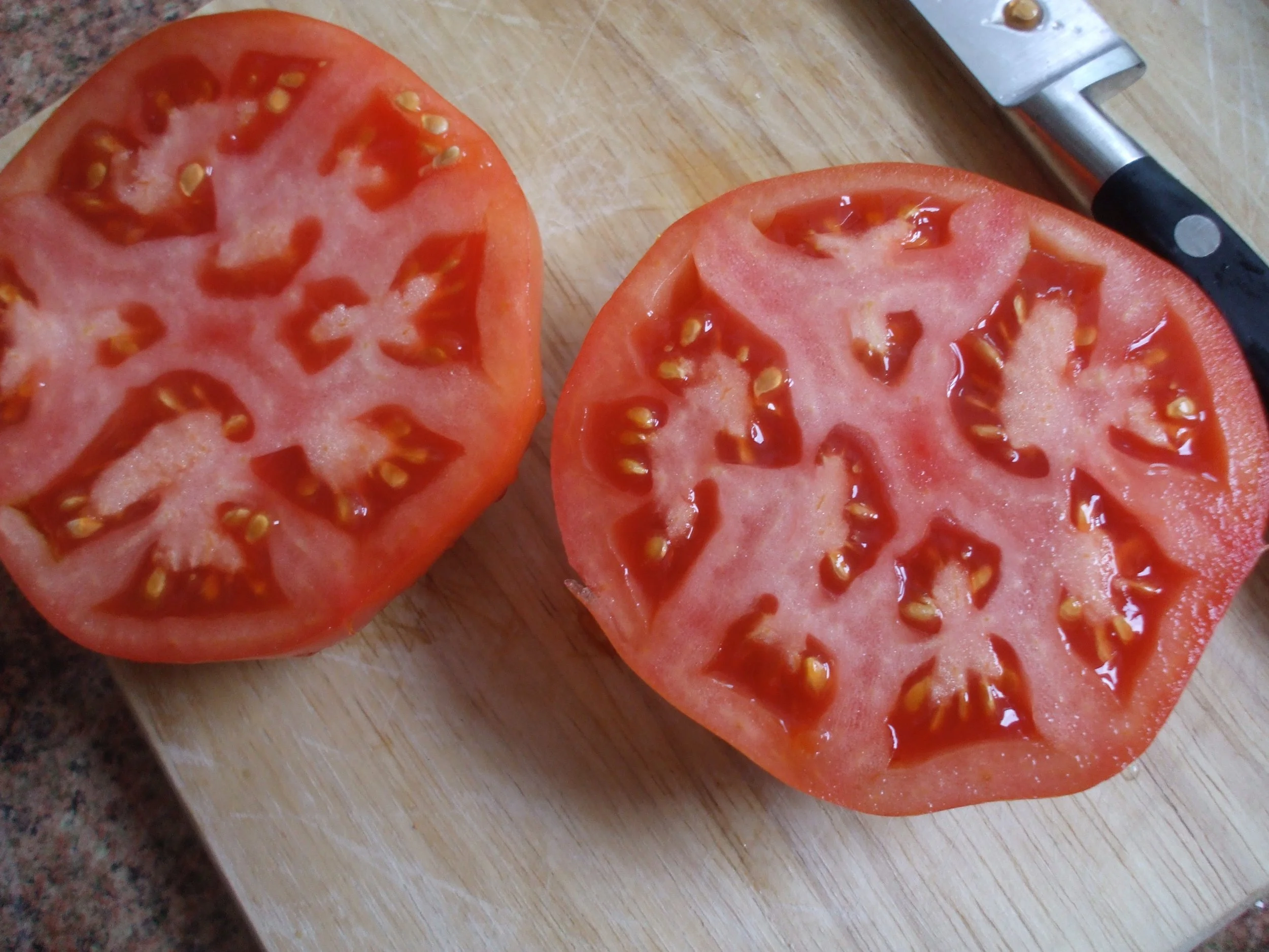 Want early tomatoes? Sow an early variety, like this one - Belarusian variety 'Peremoga'.