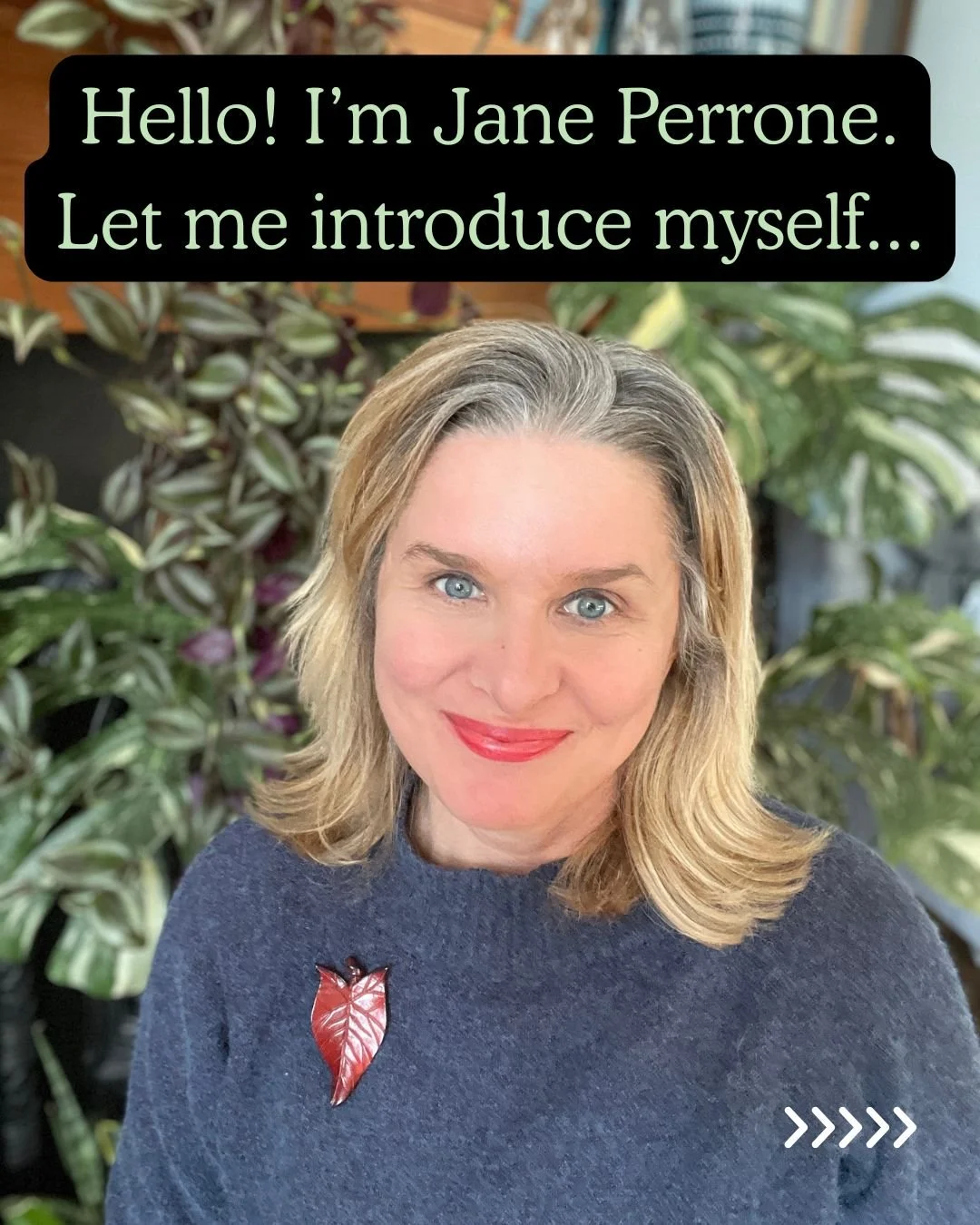 I've had an influx of new followers recently, so here's a little potted guide (HA!) to me. 
For the caption readers, here are three bonus JP facts:
🪴I collect brooches and wear at least one every day
🪴I wrote my undergrad dissertation about Dracula