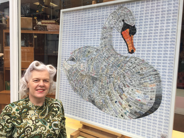 MUTE SWAN with 5000 Used labels 