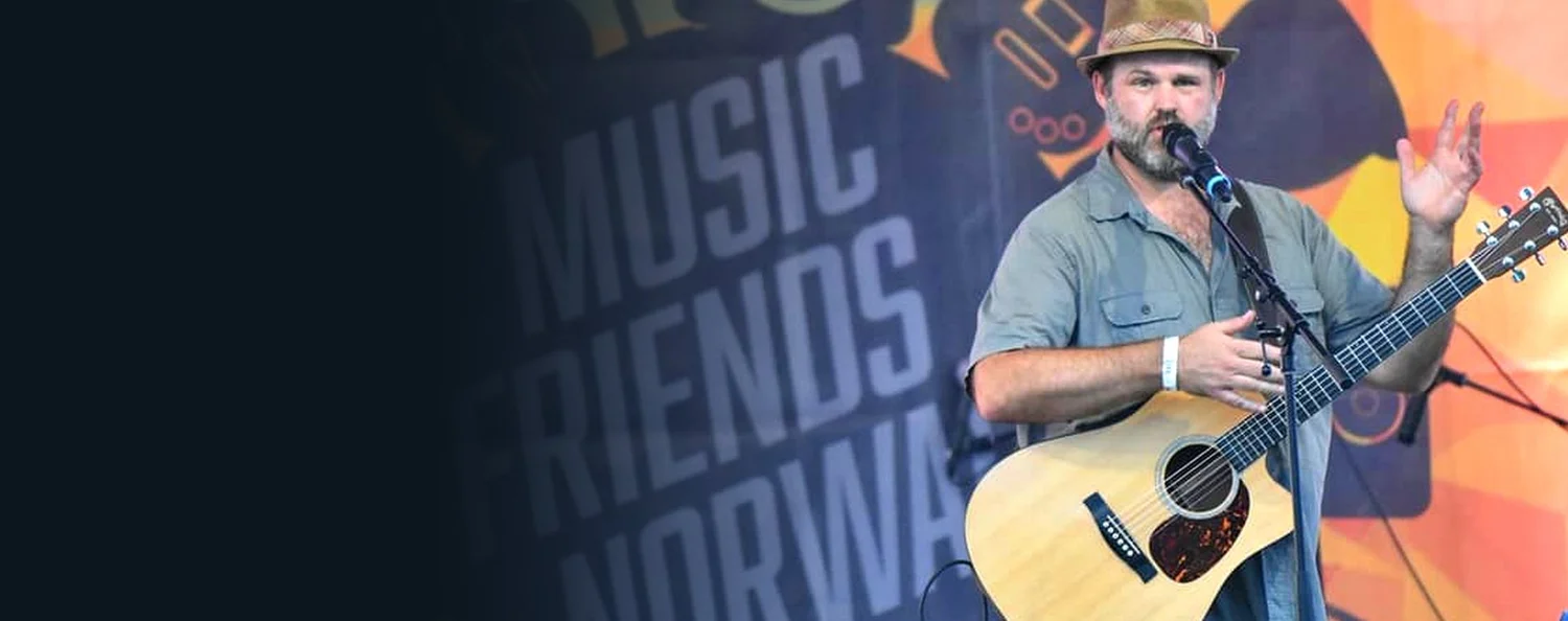Dan Trilk performing live