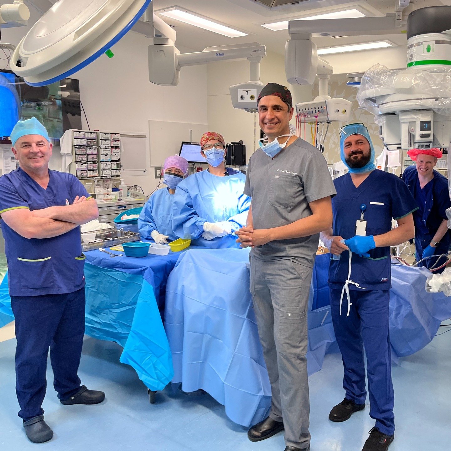 Honoured to have officially joined the Robotic Single-Port (SP) Club 🤖✨

I performed my first SP case with Professor Declan Murphy, whose mentorship and support I deeply appreciate. Our second case, a robotic SP simple prostatectomy, was truly speci