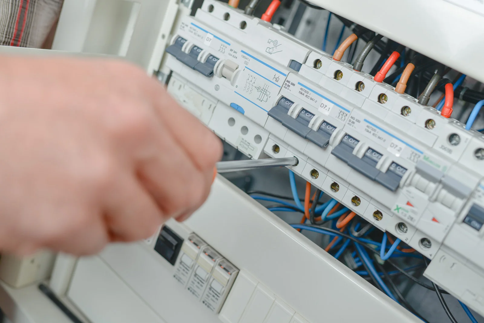 A Guide to Electrical Compliance M&E Building Compliance