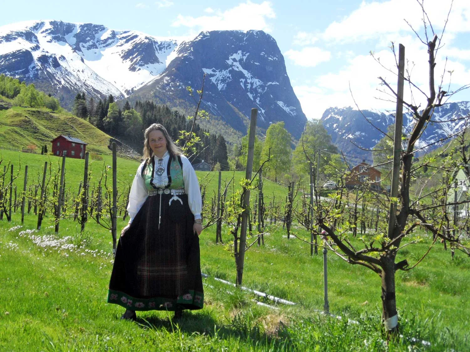 - Eg var ikkje meint å bli fruktbonde, men eg stortrivs, fortel Marianne Bøthun. Alle foto: Privat