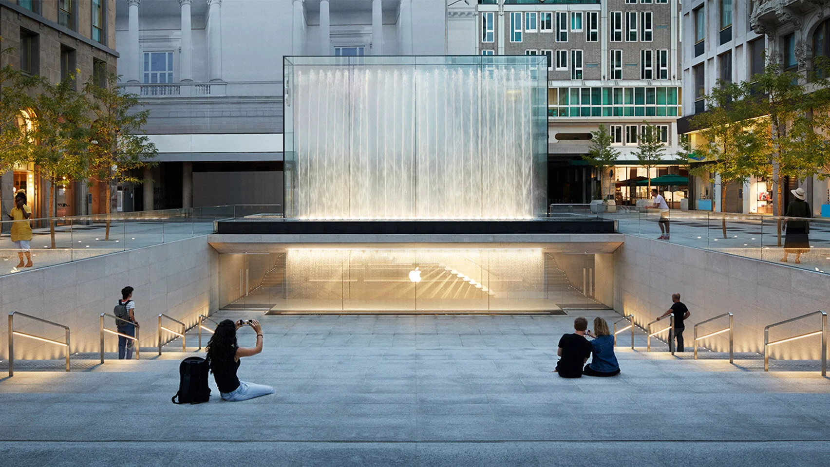 apple-store-foster-partners-milan-architecture-news_dezeen_1704_hero_a.jpg