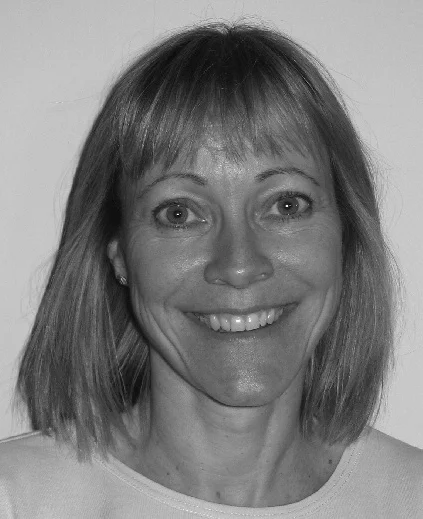 Caroline Groom - Lesley