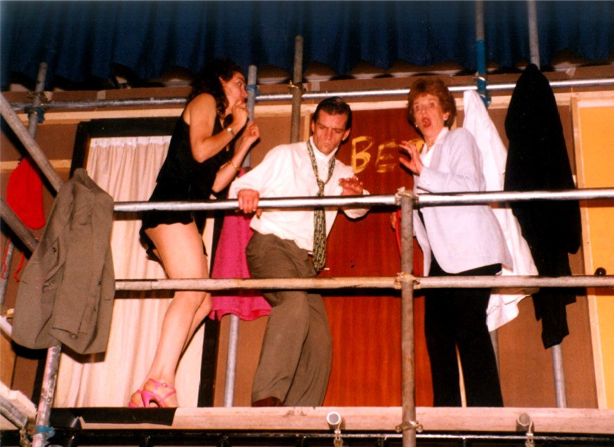 Noises Off 1999 Kingswood.jpg