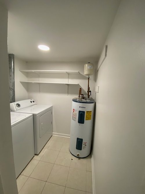 2413 C Laundry Room.jpg