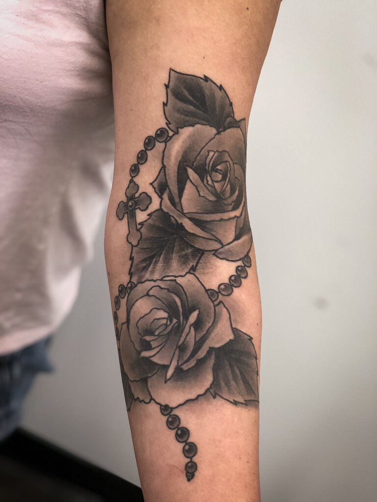 black and grey roses rosary tattoo 3