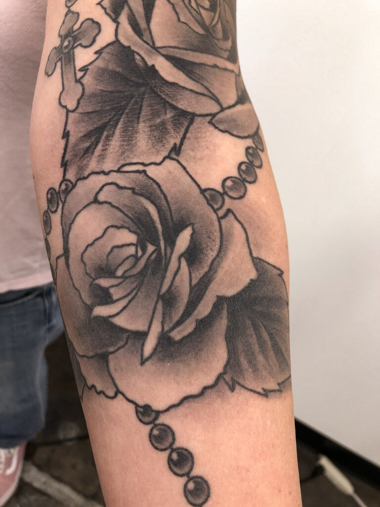 black and grey roses rosary tattoo 2