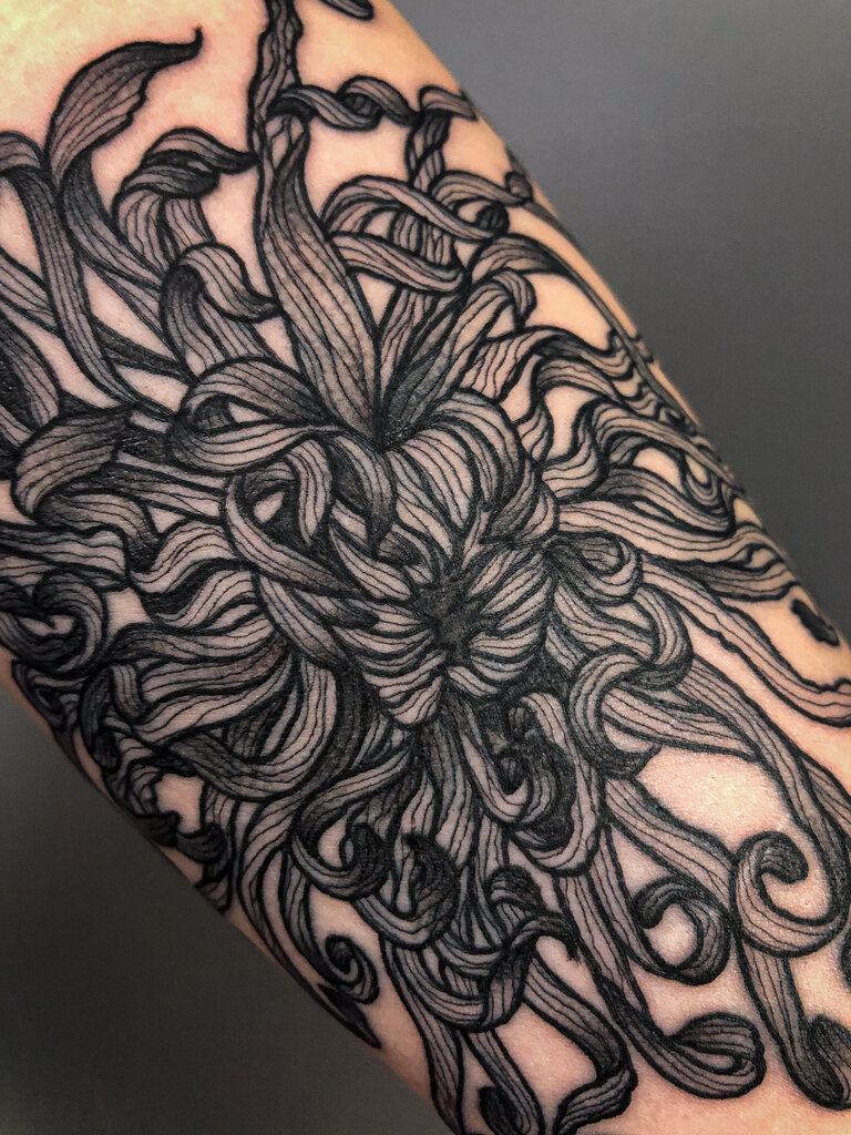 Wilted chrysanthemum fineline tattoo 1