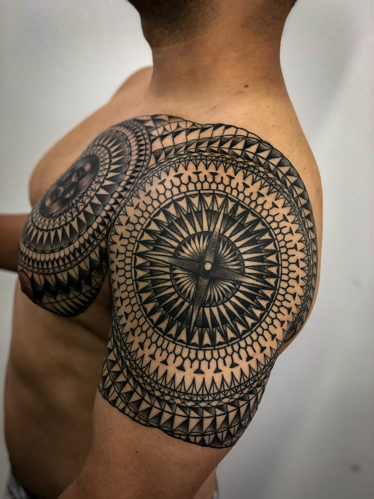 geometric polynesian tattoo 2