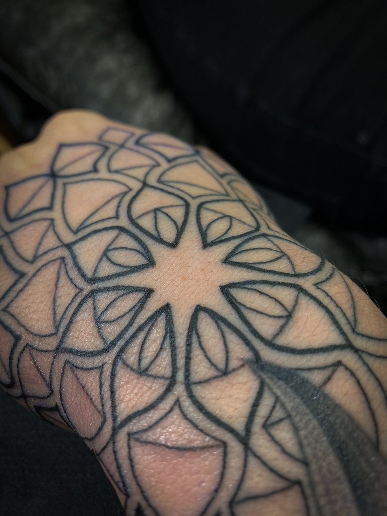 Blackwork Mandala Lineart Hand Tattoo 4