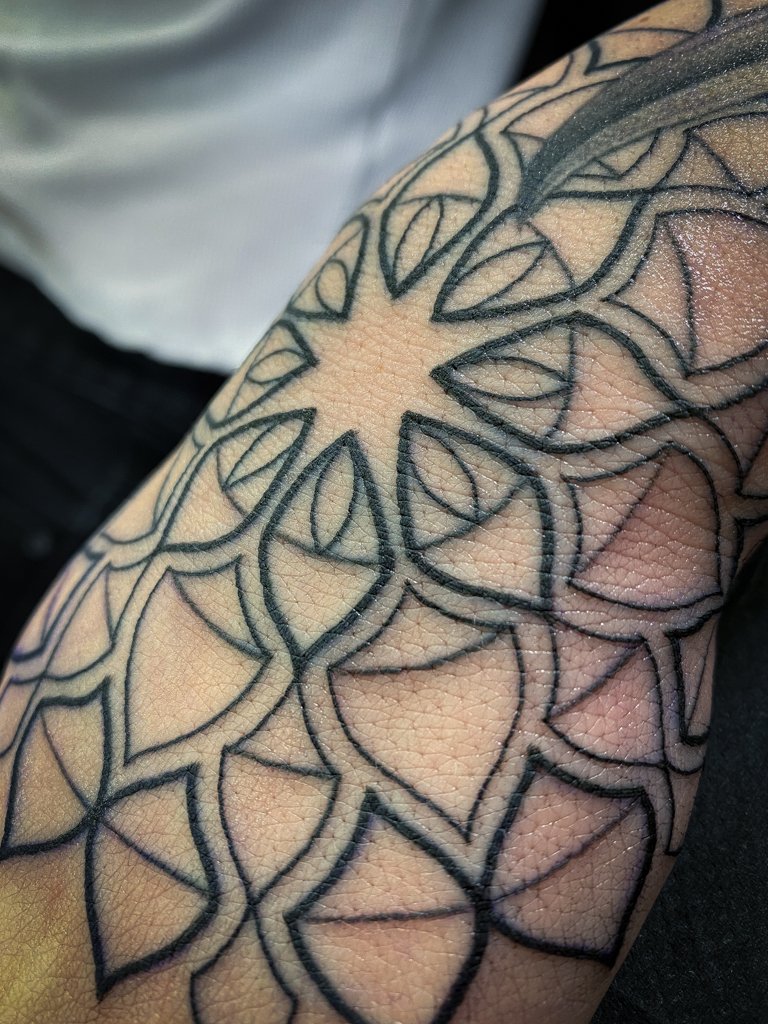 Blackwork Mandala Lineart Hand Tattoo 1
