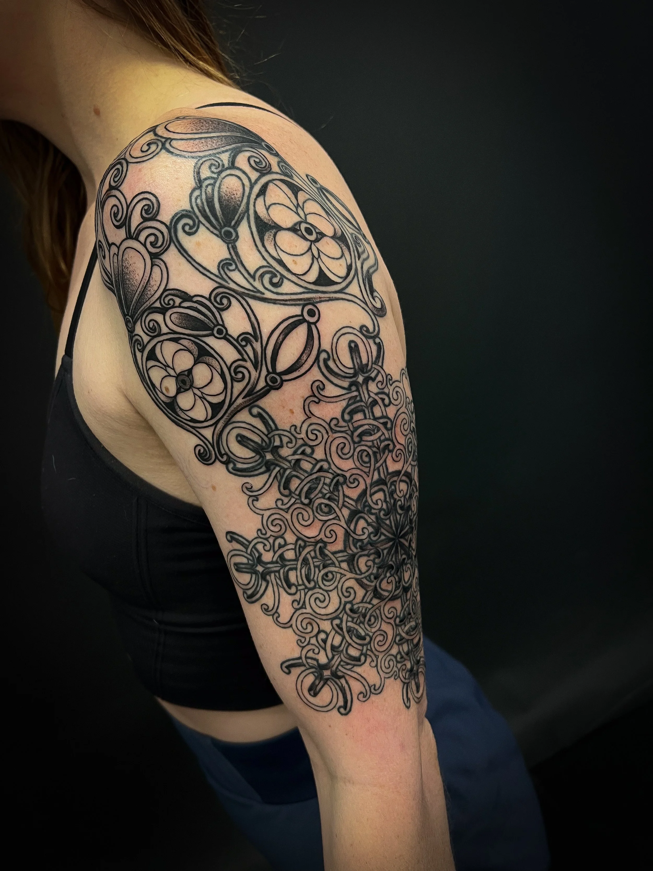 Norse helm of awe shamanic blackwork tattoo.jpg