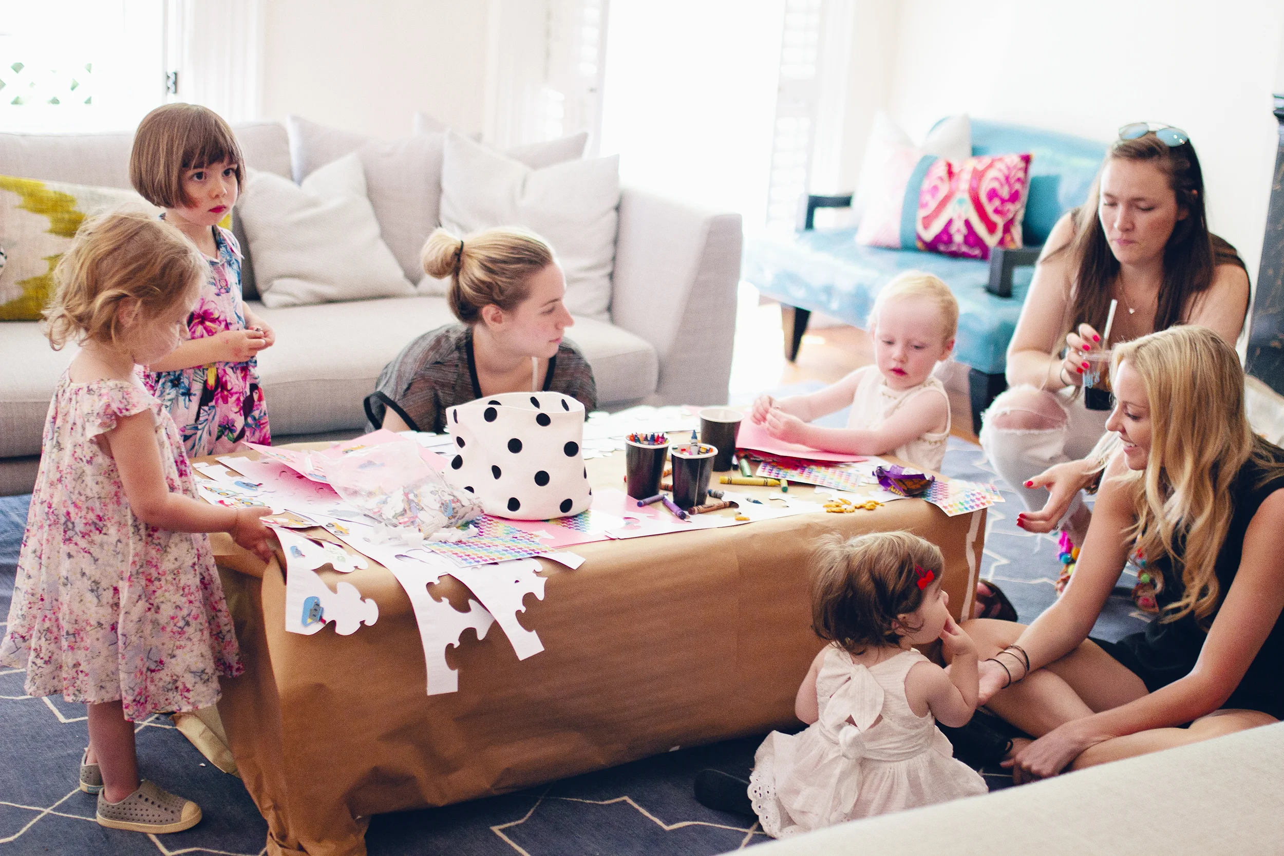 Children were welcomed and Hello Sitter provided activities and snacks to insure alllll the happiness.
