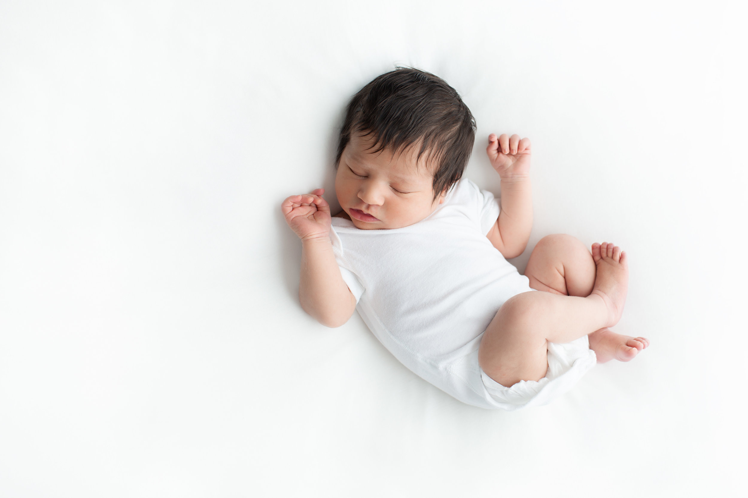 Natural newborn photography..jpg