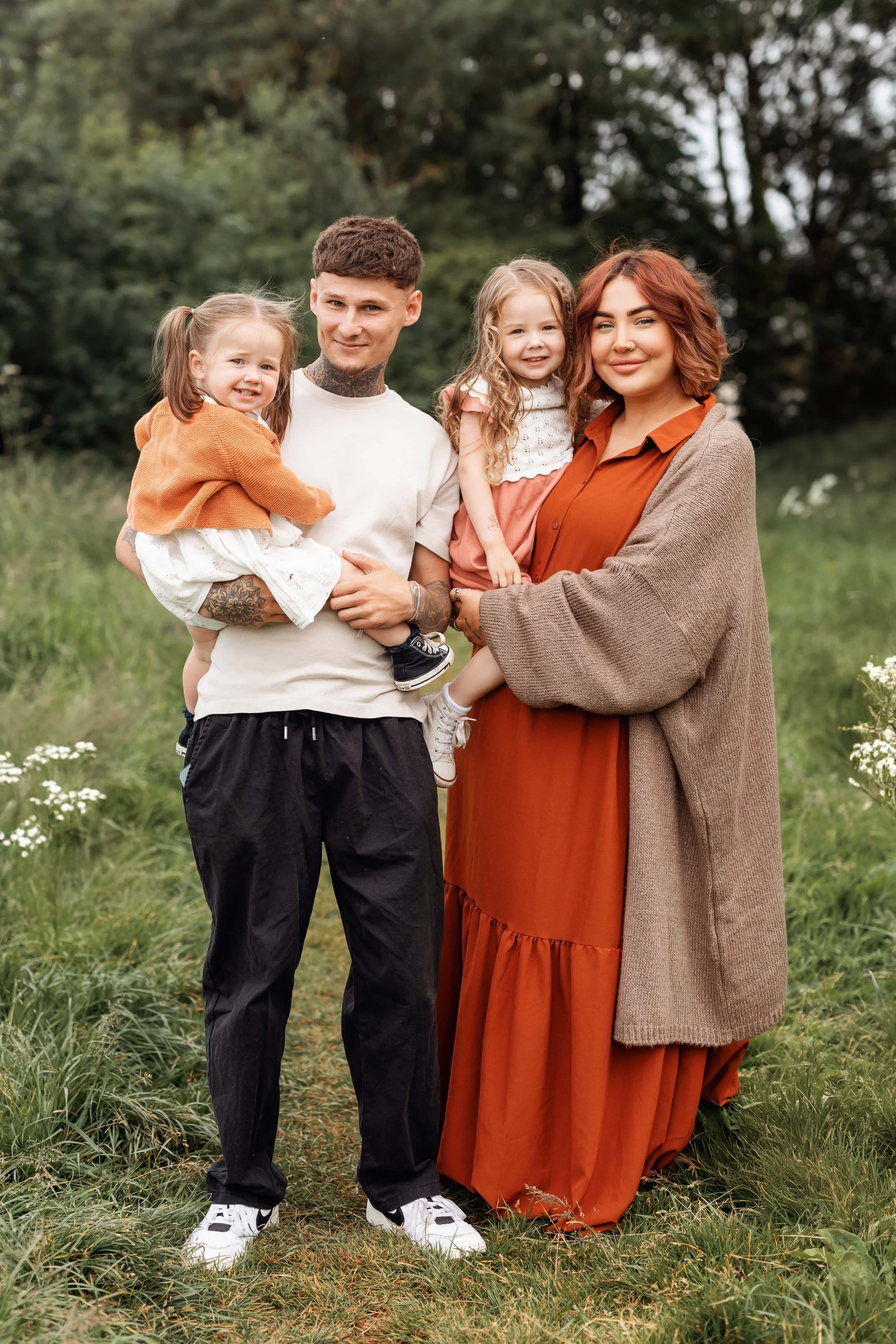Karen kimmins Family phootgrapher outdoors .jpg
