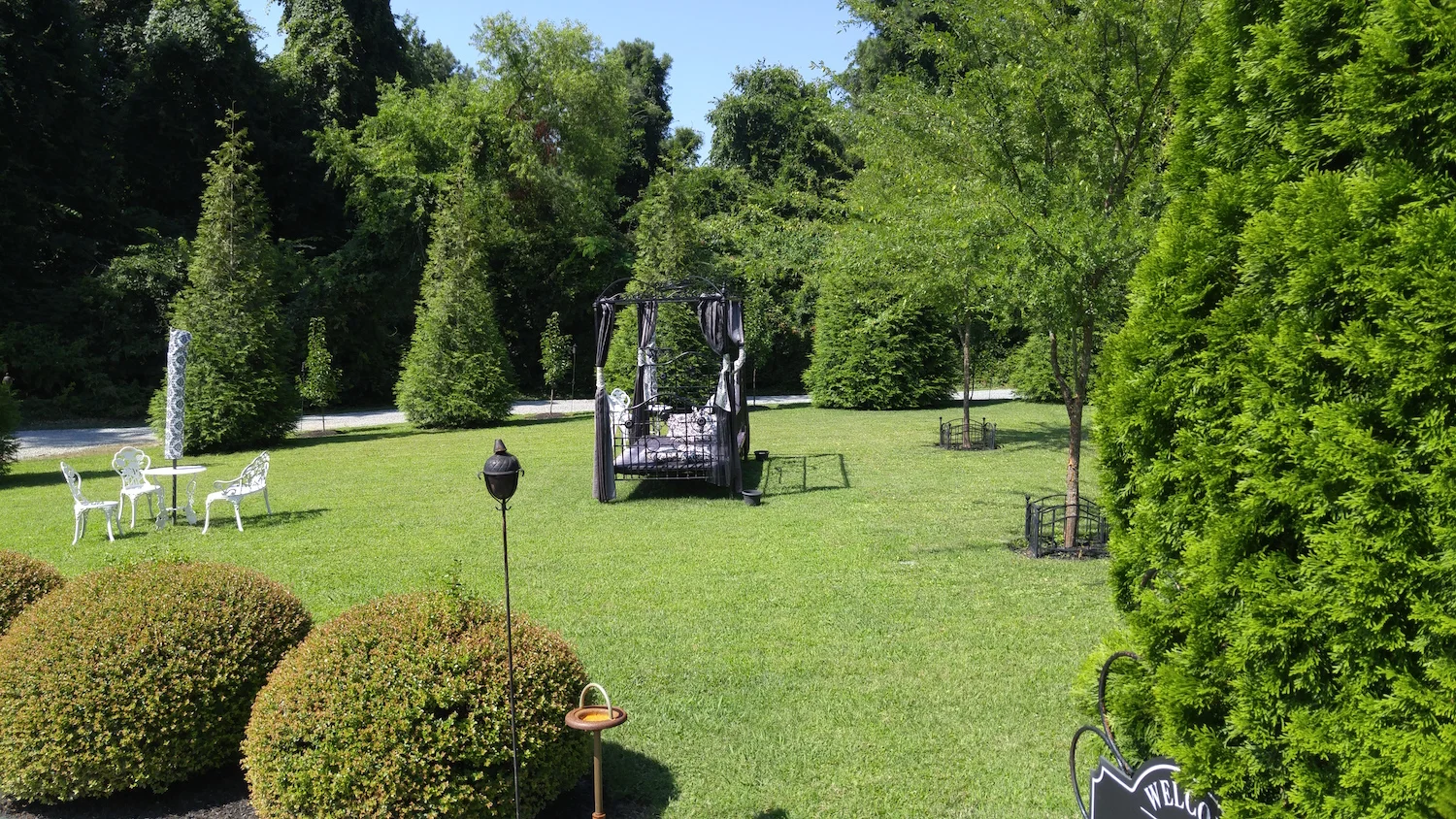 This unique piece immediately attracted my designer eye on the main lawn.
