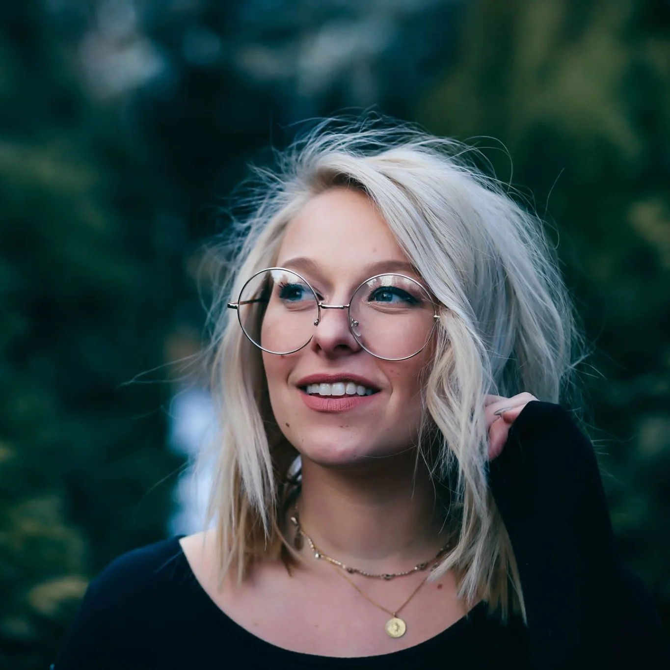Amanda Bantham is a New England based lifestyle photographer. Growing up in New Hampshire has helped her see the beauty of portrait work outside of the typical studio setting. Her love of mountaintop shooting has a unique draw for clients who are lovers of the outdoors.