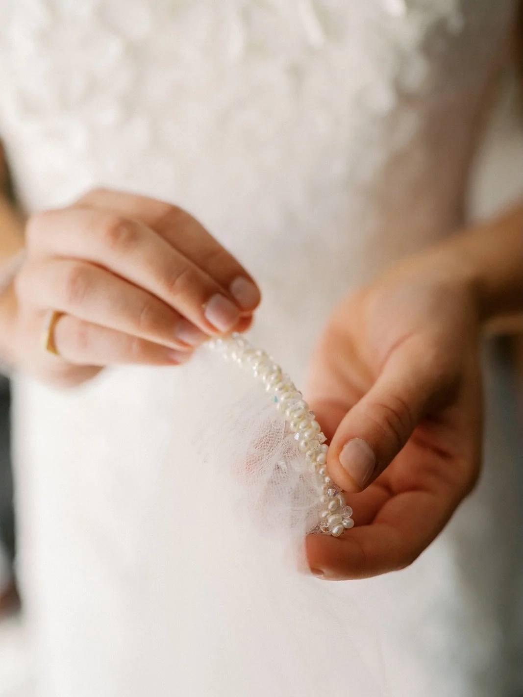 Stephanie wanted to repurpose her family vintage pearl and crystal comb into several accessories to suit her gorgeous, sleek @sarehnouri wedding gown. The original comb was wide and rigid making it look a bit dated. 

Stephanie&rsquo;s restyled headp