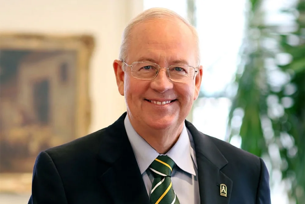 kenstarr.jpg