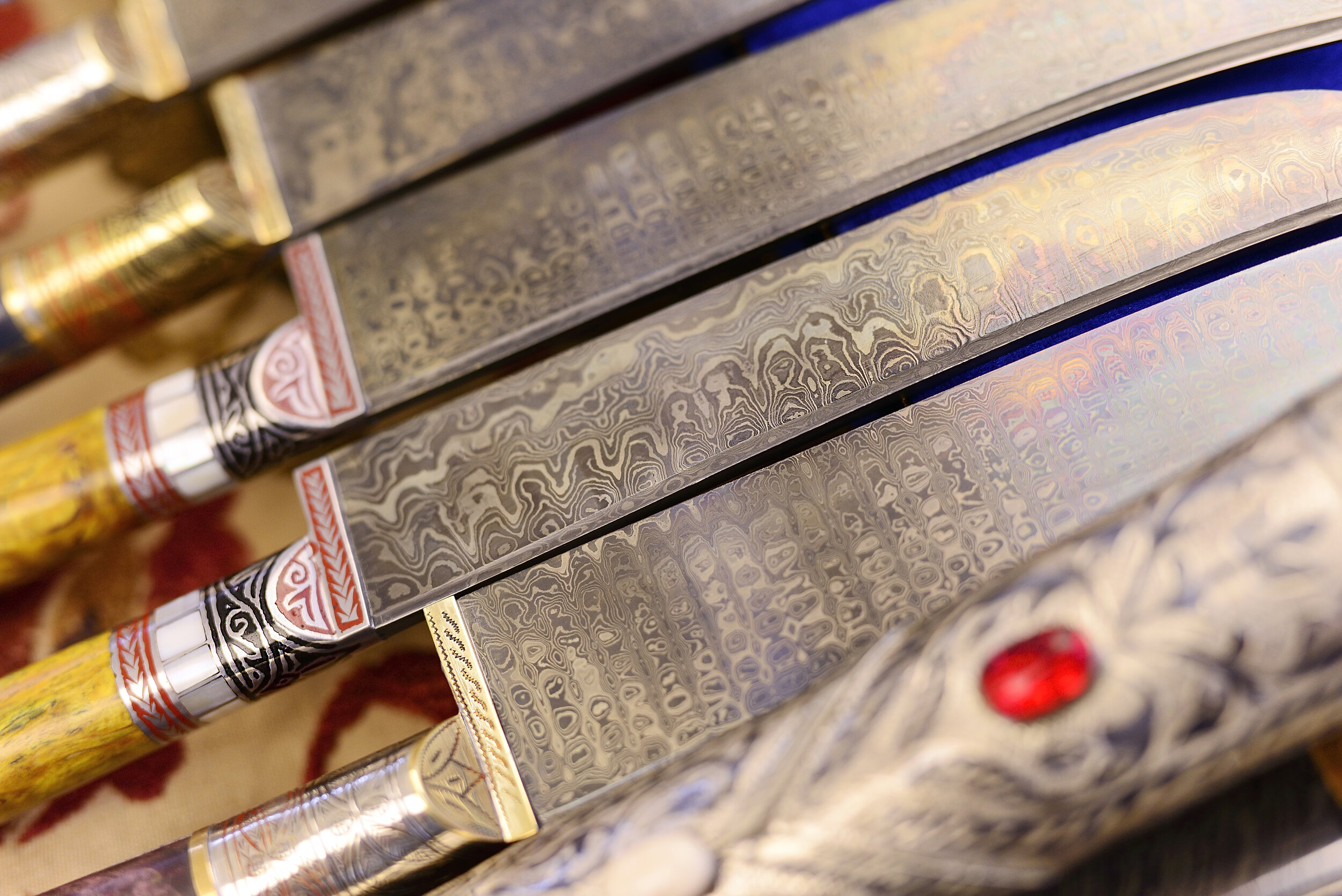 Steel-knives,-art-of-Oriental-masters,-Uzbekistan-1143926670_6016x4016.jpeg